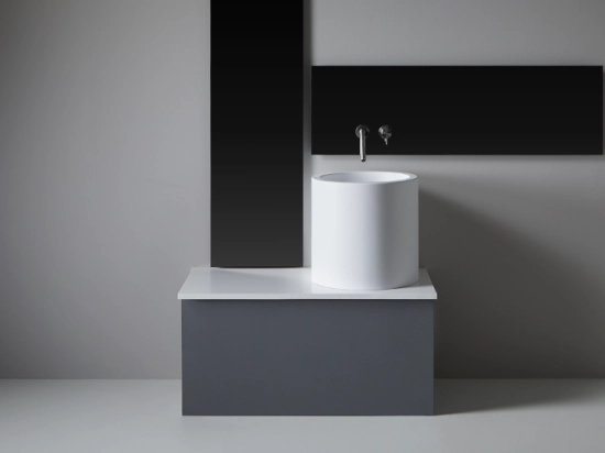 Plan de toilette suspendu, pour vasque à poser, L 50 à 201 x P 30 à 51 cm, finition lisse mate, 10 couleurs au choix, Anti bactérien, résine Akrytan®, Livraison Offerte.